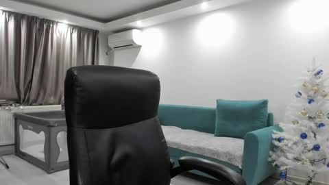 Snapshot of fetishcatalea chatting on December 3, 2024, 8:39 pm Catalea DM online show from December 3, 2024, 8:39 pm