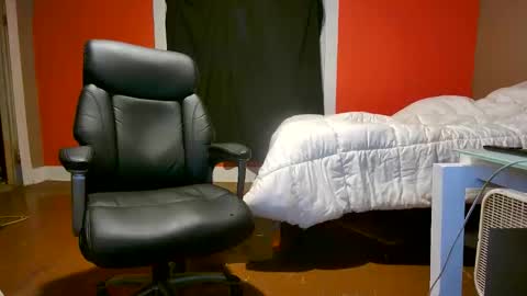 Snapshot of fetishking6 chatting on February 18, 2026, 12:39 am fetishking6 online show from February 18, 2026, 12:39 am