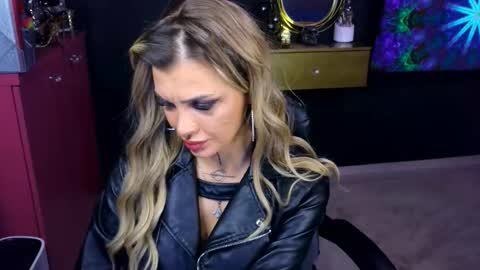 Sarah online show from October 20, 2025, 8:09 pm