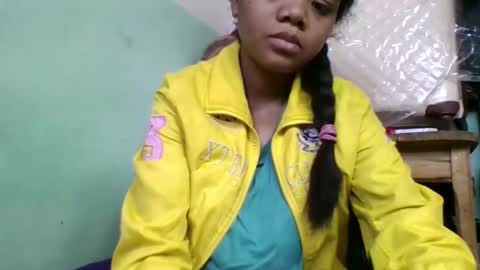 fetranialdy online show from December 2, 2025, 4:40 am