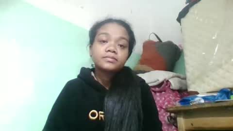 fetranialdy online show from December 17, 2025, 5:02 am