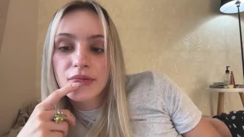 Lisa online show from September 22, 2025, 10:28 am