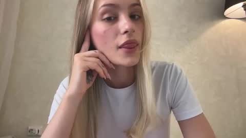 Lisa online show from October 8, 2025, 8:23 am