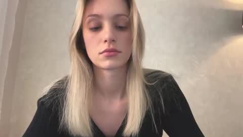 Lisa online show from December 1, 2025, 7:13 am