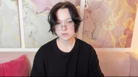 fiamoory online show from March 25, 2026, 1:33 am