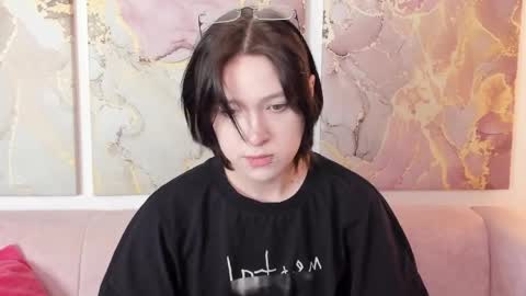 fiamoory online show from April 5, 2026, 7:05 am