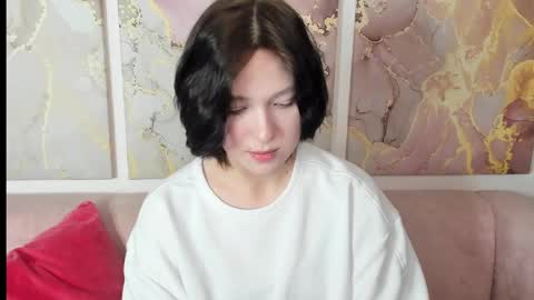 fiamoory online show from April 21, 2026, 1:42 am