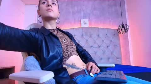   online show from December 18, 2025, 7:31 pm