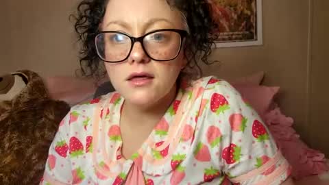 fieryminx67 online show from September 19, 2025, 5:24 pm