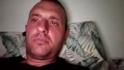 Snapshot of figonik chatting on October 19, 2025, 7:14 pm Nick online show from October 19, 2025, 7:14 pm