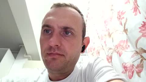 Snapshot of figonik chatting on October 28, 2025, 6:06 am Nick online show from October 28, 2025, 6:06 am