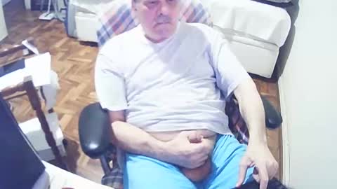 Snapshot of filhober chatting on December 12, 2024, 3:32 am filhober online show from December 12, 2024, 3:32 am