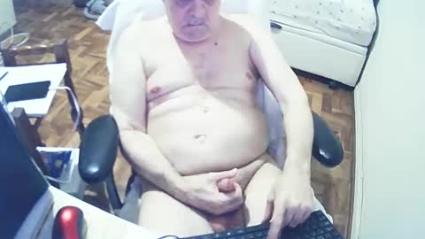 Snapshot of filhober chatting on February 3, 2025, 12:04 am filhober online show from February 3, 2025, 12:04 am