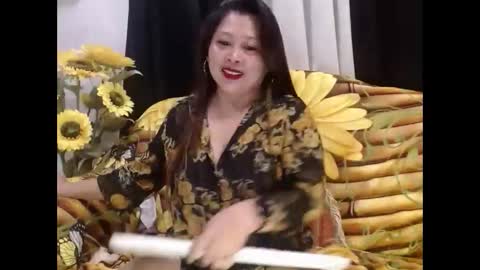 Yhen online show from June 3, 2026, 9:53 pm