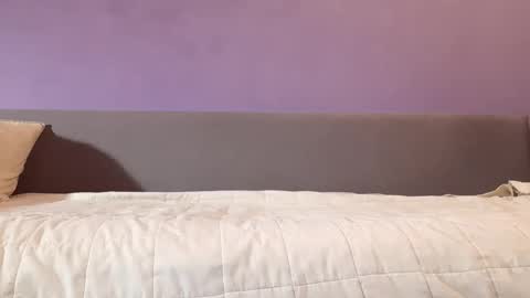 Whitechocolate online show from April 13, 2026, 7:52 pm