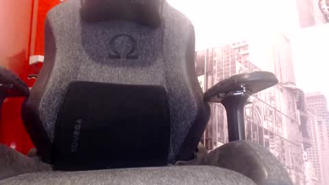 filouxx70 online show from April 21, 2026, 6:23 pm