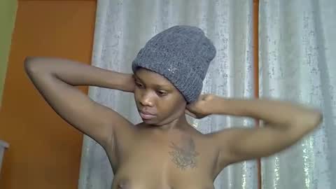 fine_queen12 online show from March 28, 2026, 1:43 pm