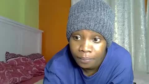 fine_queen12 online show from April 1, 2026, 6:03 am