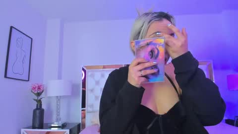 finnky1 online show from February 5, 2025, 3:34 am