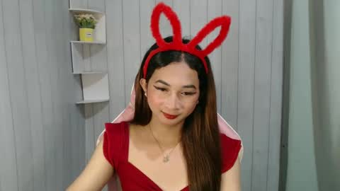 fionaraya online show from February 26, 2025, 3:30 pm