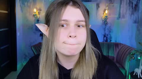 fiora online show from January 4, 2025, 8:06 am