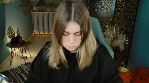 fiora online show from January 5, 2025, 5:09 am