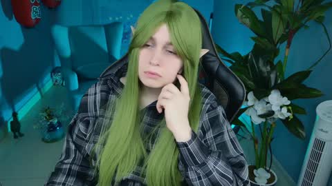 fiora online show from January 30, 2025, 4:24 pm