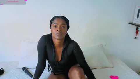 Pau online show from October 14, 2025, 9:59 pm