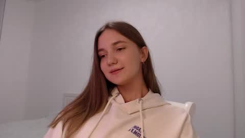 fireflies_fly_ online show from September 14, 2025, 7:46 pm