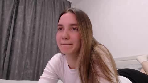 Snapshot of fireflies_fly_ chatting on November 24, 2025, 9:03 pm fireflies_fly_ online show from November 24, 2025, 9:03 pm