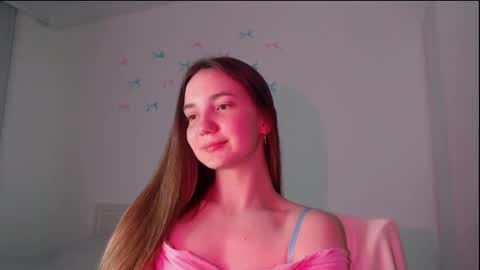 fireflies_fly_ online show from April 27, 2026, 7:56 pm
