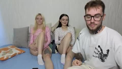 ALICESTEVEVECTOR pvt open  online show from September 18, 2025, 3:30 am