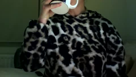 Snapshot of fitbut chatting on January 12, 2025, 7:31 pm Fitbut online show from January 12, 2025, 7:31 pm