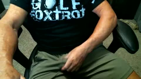 Snapshot of fitguy40 chatting on May 21, 2026, 10:39 pm fitguy40 online show from May 21, 2026, 10:39 pm