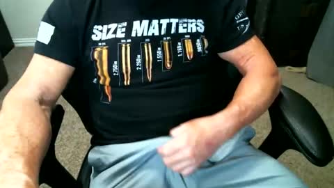 Snapshot of fitguy40 chatting on June 4, 2026, 9:10 pm fitguy40 online show from June 4, 2026, 9:10 pm