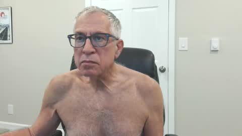 Snapshot of fitman999 chatting on May 25, 2026, 7:53 pm Jon online show from May 25, 2026, 7:53 pm