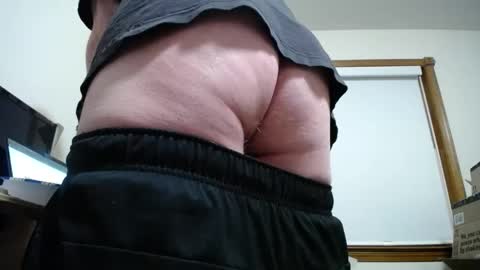 Snapshot of fitshow75 chatting on January 19, 2026, 12:09 pm Links in Bio below online show from January 19, 2026, 12:09 pm