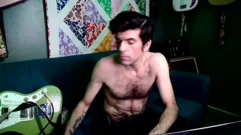 Flannel Dong online show from November 24, 2025, 7:19 am