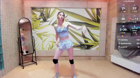 FlexiMona online show from April 25, 2026, 1:41 pm