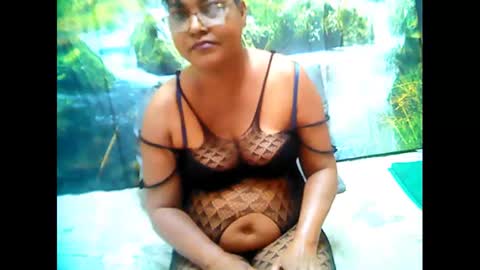 flirtacious_indian online show from February 19, 2025, 5:05 am