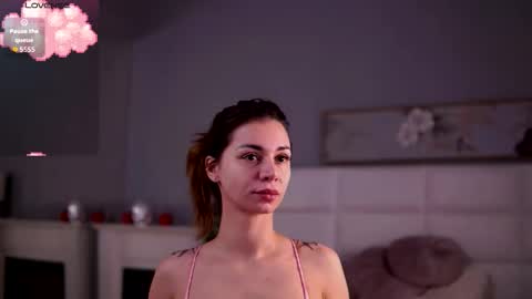 Ana online show from October 27, 2025, 3:10 am