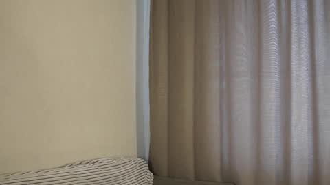Mila online show from October 18, 2025, 5:21 am
