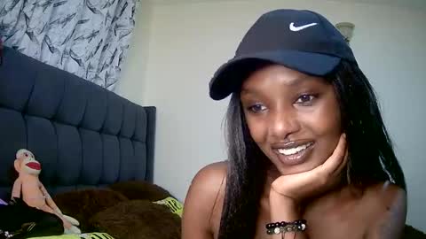 Snapshot of flirtyy_sheery chatting on January 25, 2025, 1:52 pm sheery online show from January 25, 2025, 1:52 pm
