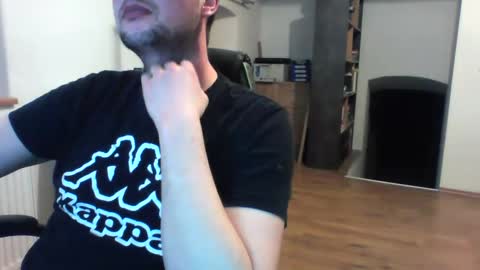 flocki1994 online show from February 9, 2025, 4:57 am