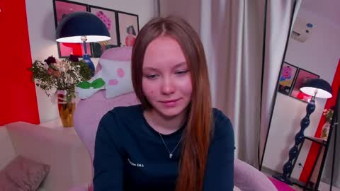 Snapshot of floralarsson chatting on May 5, 2026, 3:53 pm hey there guys im Flora no not the one from WInx. But I love magical stuff and especially I love nature. I dont know I thin online show from May 5, 2026, 3:53 pm