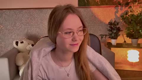 Snapshot of floralarsson chatting on May 22, 2026, 3:46 am hey there guys im Flora no not the one from WInx. But I love magical stuff and especially I love nature. I dont know I thin online show from May 22, 2026, 3:46 am