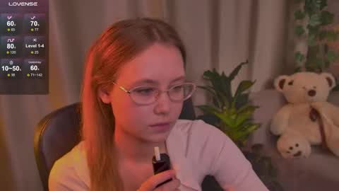 Snapshot of floralarsson chatting on June 5, 2026, 3:35 am hey there guys im Flora no not the one from WInx. But I love magical stuff and especially I love nature. I dont know I thin online show from June 5, 2026, 3:35 am
