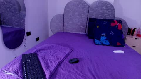 Flordecayena  online show from May 27, 2026, 3:03 am