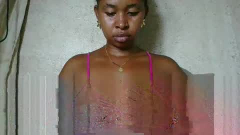 florencia011 online show from April 7, 2026, 8:04 am