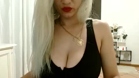 Snapshot of florya4you chatting on June 7, 2026, 8:45 pm florya4you online show from June 7, 2026, 8:45 pm